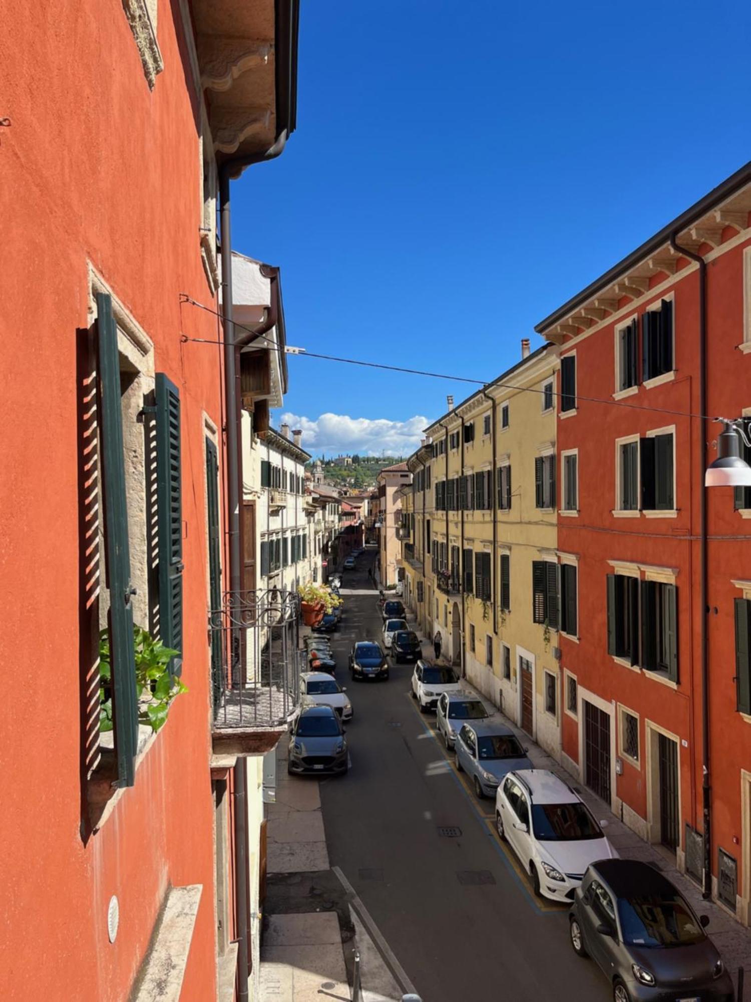 Bright, Cozy Apartment In The Heart Of Verona Exterior photo