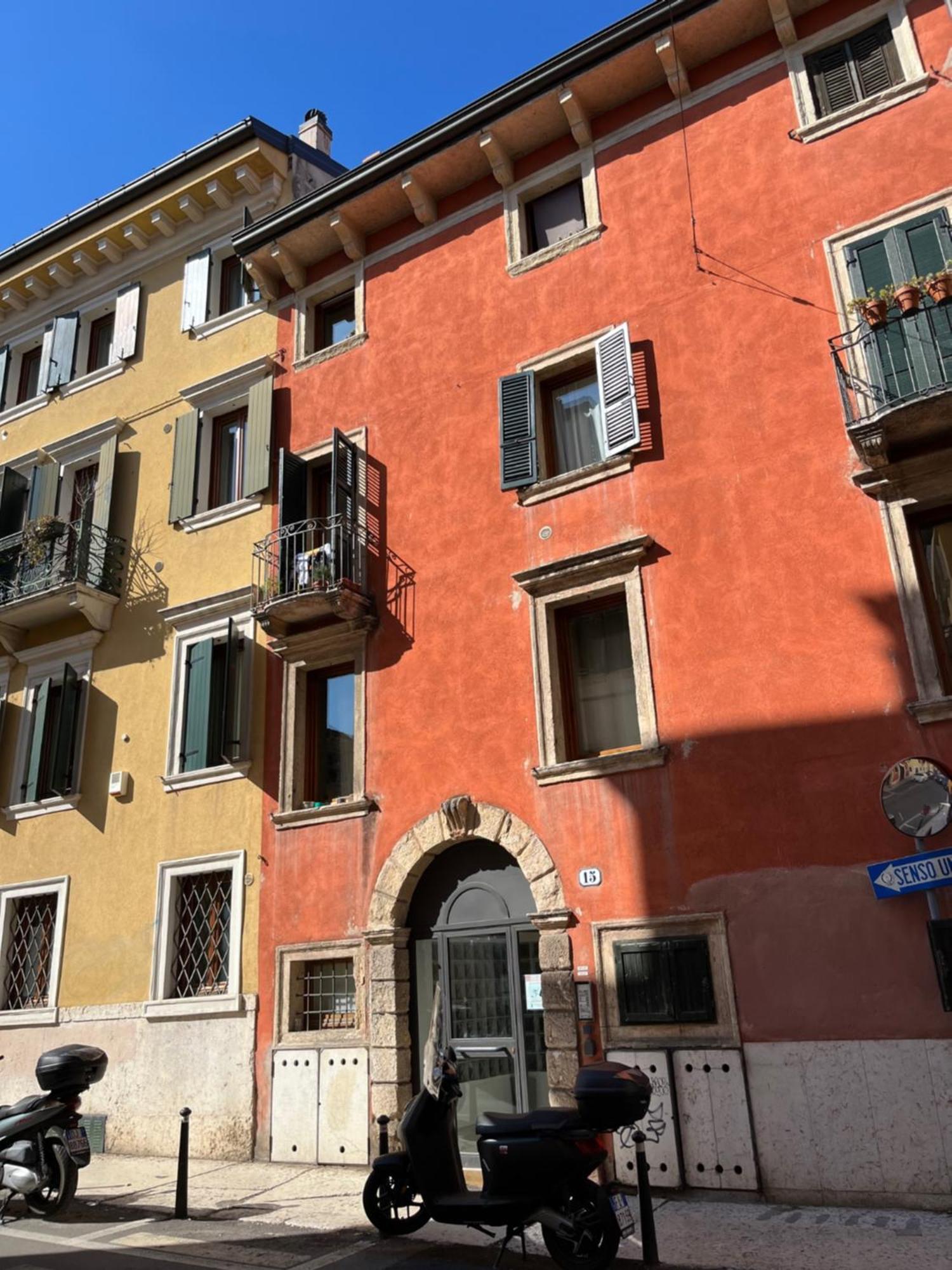 Bright, Cozy Apartment In The Heart Of Verona Exterior photo